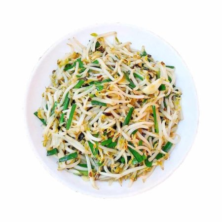 Muguri de soia cu legume și ciuperci, un preparat vegetarian crocant și sănătos, servit la restaurantul Jin Ding din Sector 2, București. Preț 48 LEI/250g.