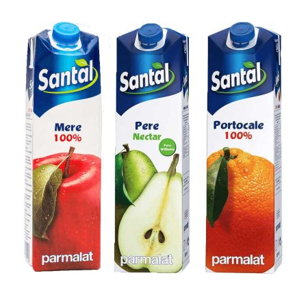 Santal, sucuri naturale de mere, pere și portocale, 1 litru, servite la restaurantul Jin Ding din Sector 2, București.